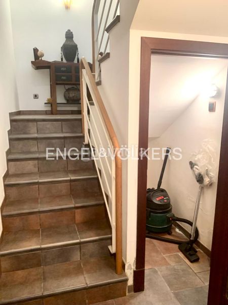 Foto 49d8f0e6-dba3-4931-95de-f09eed6bf214. Casa amb calefacció aparcament a Mompia Santa Cruz de Bezana