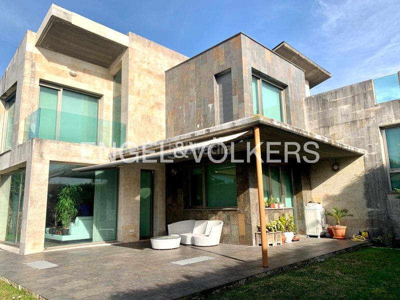 Foto caff11dd-7148-4a94-b886-7894c467c404. Casa amb calefacció aparcament a Mompia Santa Cruz de Bezana