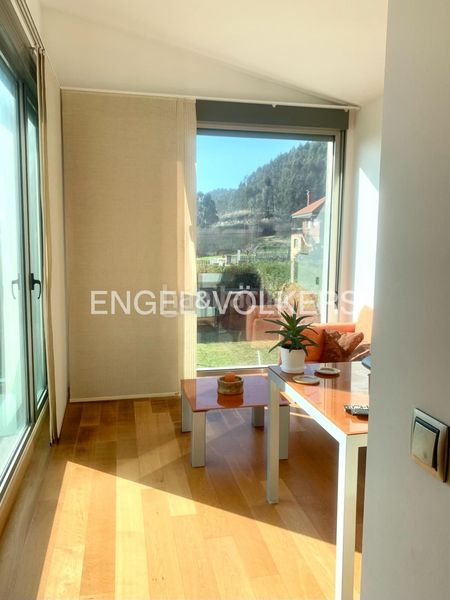 Foto f3c3b091-2fa5-453d-8614-0b6a3f7ad674. Casa amb calefacció aparcament a Mompia Santa Cruz de Bezana