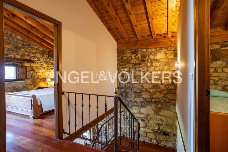Foto f62d15a5-d3ff-4c86-82d5-913999133b9e. Masia amb calefacció a Villacarriedo