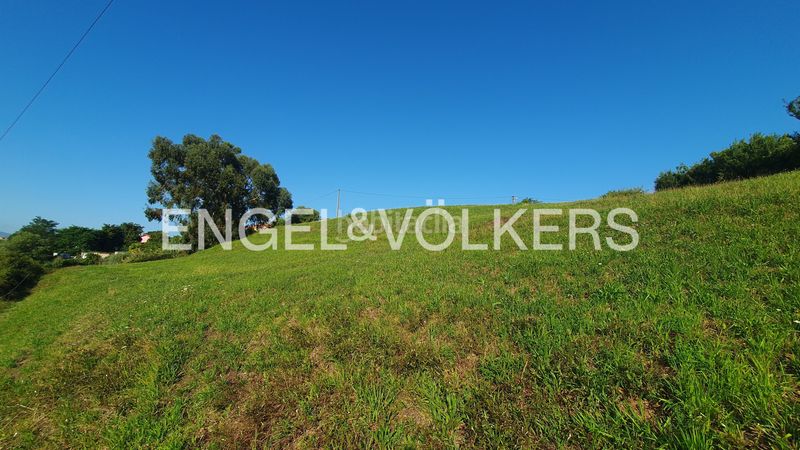 Foto f1a82bad-6d92-4c98-b3a9-0f8c642e4823. Finca rústica a Suances