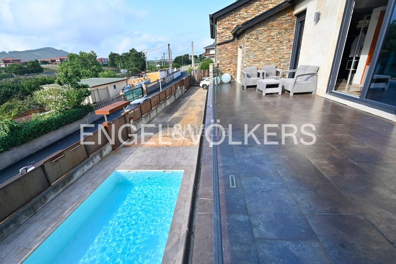 Foto 1cd242b7-e144-4b43-b52f-425e40cef872. Casa amb calefacció aparcament piscina a Liencres Piélagos