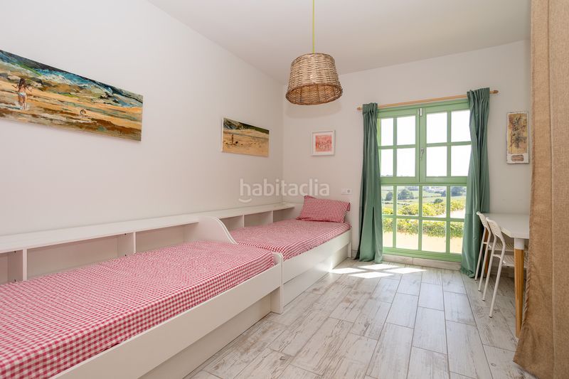 Foto 6f87f296-ae7d-44fb-bdb6-062e40d3eeb3. Casa amb calefacció aparcament a Ajo Bareyo