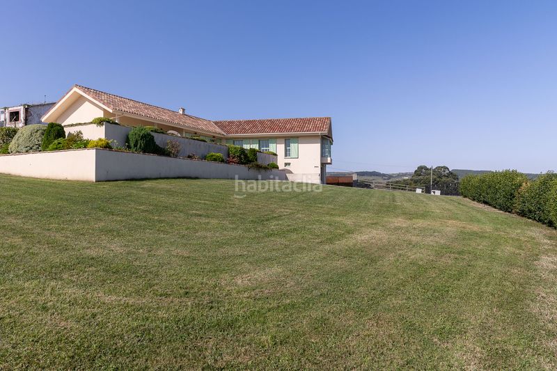 Foto 859d6c75-b771-4cd1-b641-78ad027d51c4. Casa amb calefacció aparcament a Ajo Bareyo