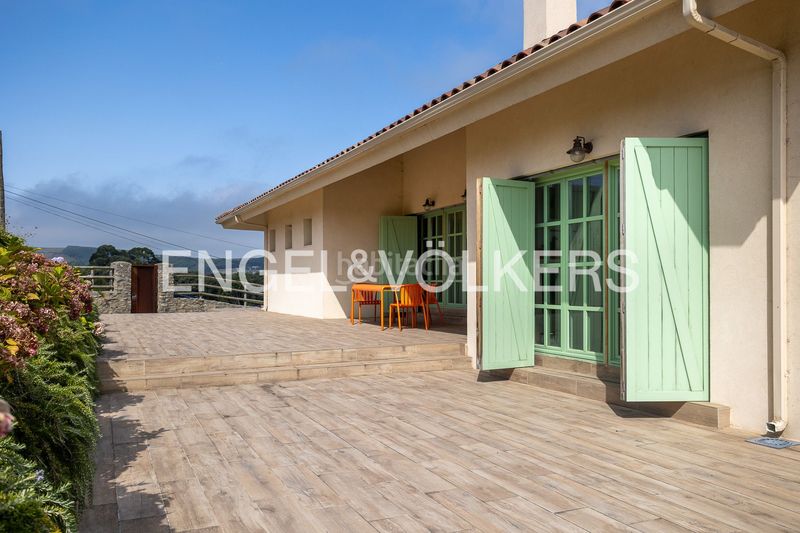 Foto dd7e09c2-eff4-457e-9a40-8e1acb4b326a. Casa con riscaldamento parcheggio in Ajo Bareyo