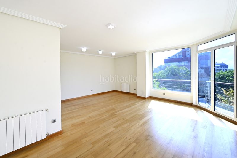 Foto 05c14da4-dac4-4bdb-9a3e-18ca1c78b418. Rent flat with heating parking pool in Valdenoja Santander