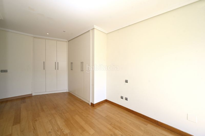 Foto 3879690e-37b9-4b39-9f56-ea2b23ba69d5. Rent flat with heating parking pool in Valdenoja Santander