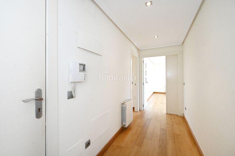 Foto 412022cd-1cdf-4ffc-8923-8f413293cf92. Rent flat with heating parking pool in Valdenoja Santander