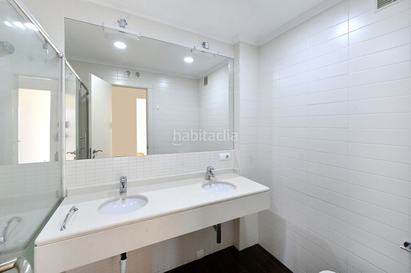 Foto b6aee73e-172b-4cf6-b9e7-1204621cdc94. Rent flat with heating parking pool in Valdenoja Santander