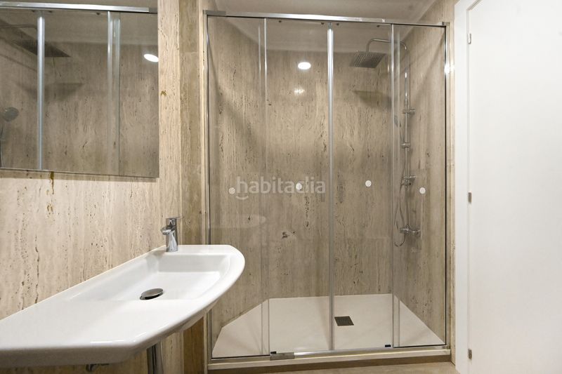 Foto eb380c56-ce02-4fea-bf57-755ff896ee41. Rent flat with heating parking pool in Valdenoja Santander