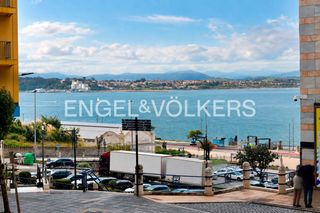 Appartement  Avenida de la reina victoria. Magnífico piso en reina victoria