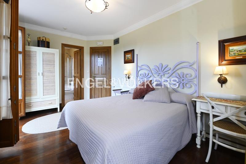 Foto 355b114c-f803-4269-a175-caac0f07a201. Casa amb calefacció aparcament a Samano Castro - Urdiales