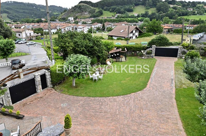 Foto 4951d671-6662-4f1f-9bf3-74a322bcb0ab. Casa amb calefacció aparcament a Samano Castro - Urdiales