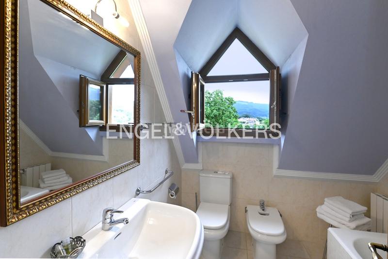 Foto b437b0e1-2320-4cc1-b842-fac980b3fdb1. Casa amb calefacció aparcament a Samano Castro - Urdiales