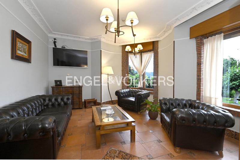 Foto ce47c79b-e0c4-4f26-841e-e18c49c4d38d. Casa amb calefacció aparcament a Samano Castro - Urdiales