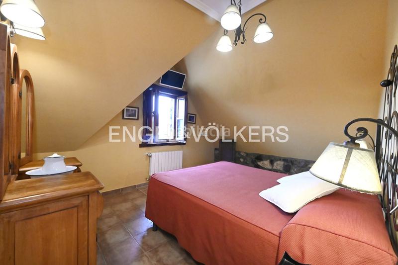 Foto d52229f4-f5ab-49a5-b58c-f53b6483208a. Casa amb calefacció aparcament a Samano Castro - Urdiales