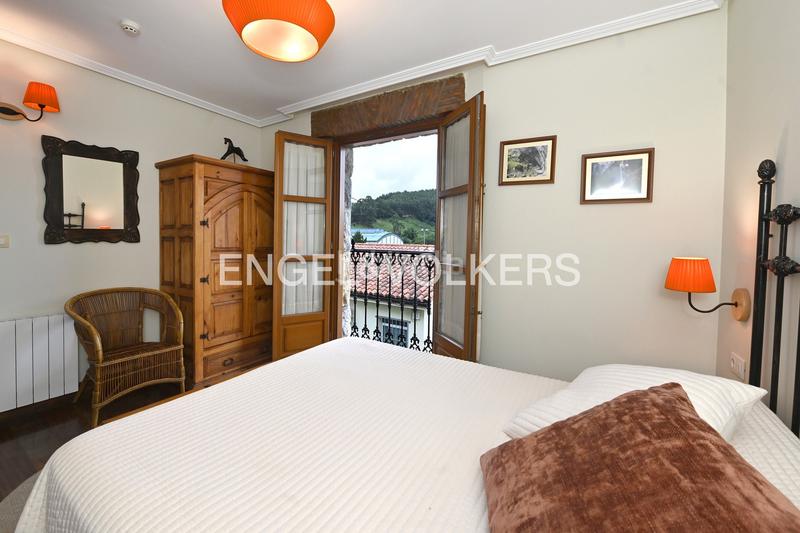 Foto ddcd5a37-4039-4fc7-86e7-d8b052a87608. Casa amb calefacció aparcament a Samano Castro - Urdiales