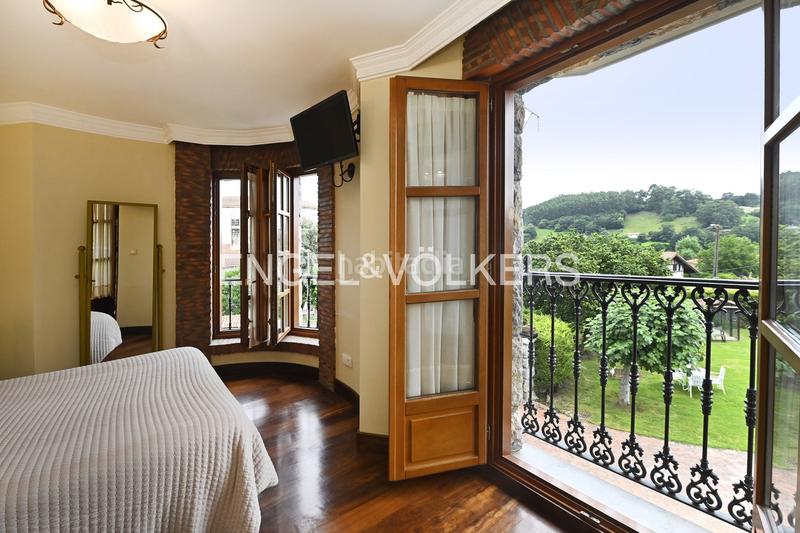 Foto e931101b-7113-4ff4-aac8-42de59170603. Casa amb calefacció aparcament a Samano Castro - Urdiales
