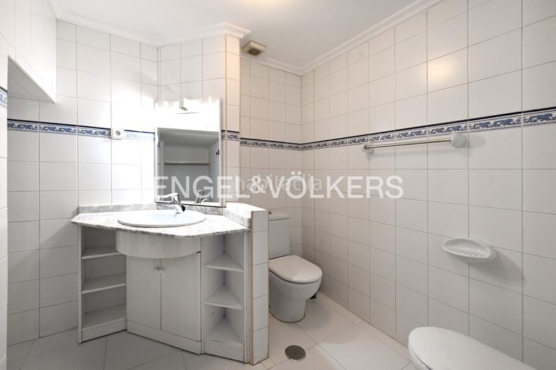 Foto 15884fc4-1e61-476a-bafd-d154d529b9b4. Casa amb calefacció a Revilla Camargo