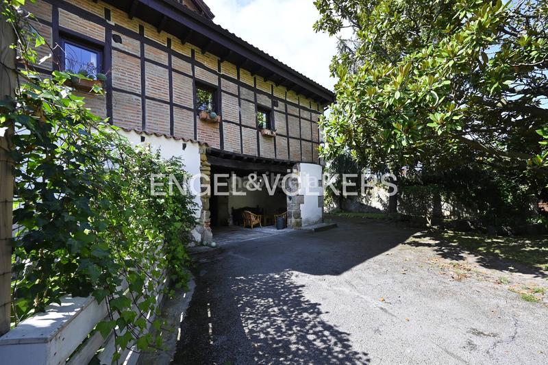 Foto 27e395d2-d0ac-40e9-9267-8390b3129d6d. Casa amb calefacció a Revilla Camargo