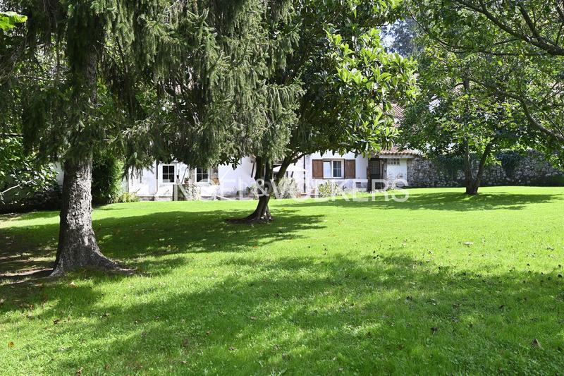 Foto 4ccc1b8f-6a83-4974-8052-ed6c62ebbd9a. Casa amb calefacció a Revilla Camargo