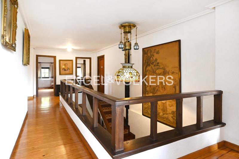 Foto 5bd9230a-6883-4314-bf18-a7806c985946. Casa amb calefacció a Revilla Camargo