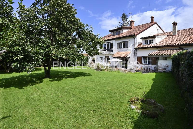 Foto 6c88e46e-cd22-4978-a070-1e86ae43f24c. Casa amb calefacció a Revilla Camargo