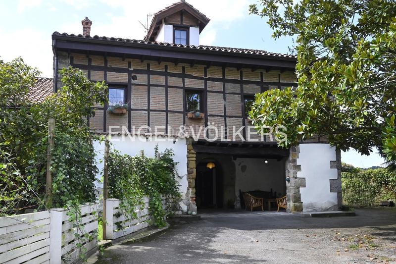 Foto 9157e3bb-8a1c-4c50-a77b-3d177d6c9606. Casa amb calefacció a Revilla Camargo