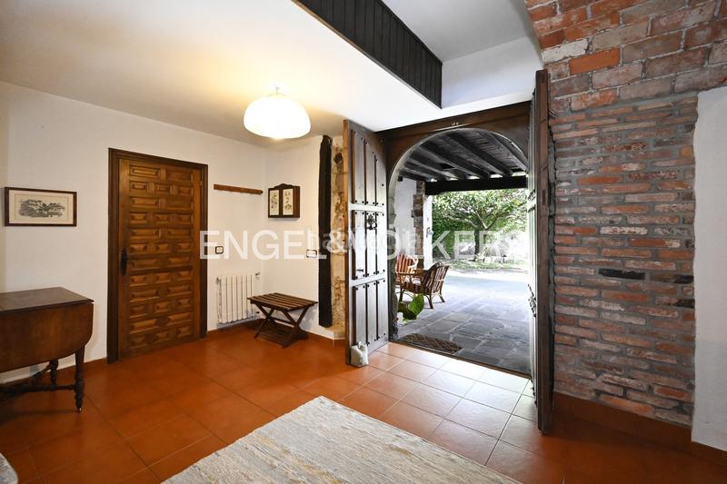 Foto 91806863-172c-4acc-85f5-b255c12f42e8. Casa amb calefacció a Revilla Camargo