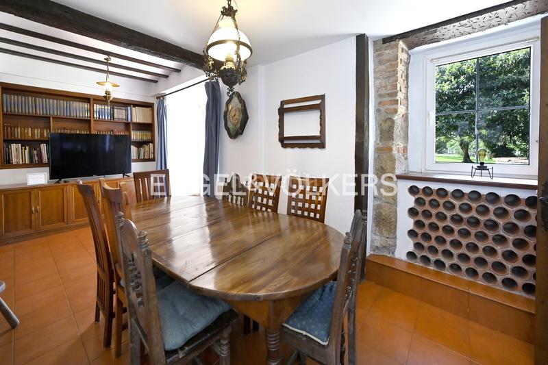 Foto 9438e0ff-aa35-41cc-a2b4-0aa3bd295d8b. Casa amb calefacció a Revilla Camargo