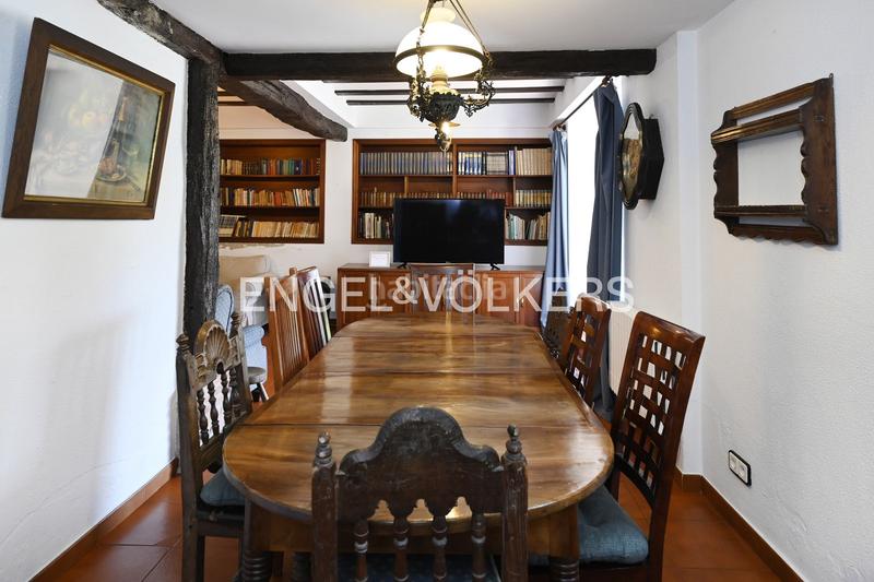 Foto c8476222-34fa-42d5-85b7-e1af843a3515. Casa amb calefacció a Revilla Camargo