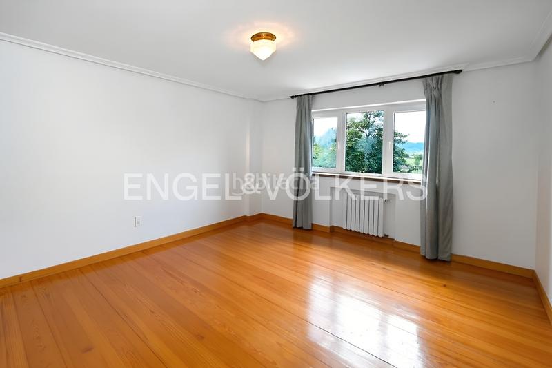 Foto ce1be4a6-7ca3-4a20-bb09-8932f422a780. Casa amb calefacció a Revilla Camargo