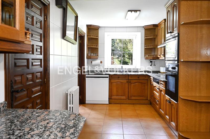 Foto d0872c93-1054-41cc-b587-bce27f08933e. Casa amb calefacció a Revilla Camargo