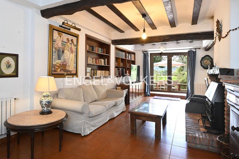 Foto e0bc68be-9727-4dea-bef6-16790f3aff7c. Casa amb calefacció a Revilla Camargo