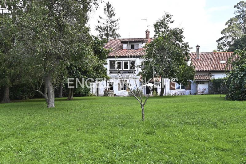 Foto f13dd2b3-9f78-4620-857c-e4ed901f6956. Casa amb calefacció a Revilla Camargo