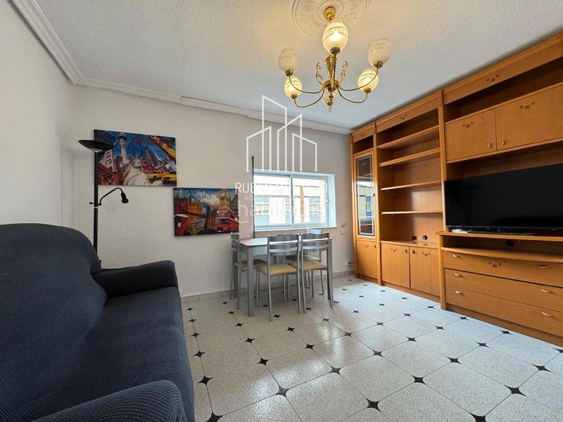 Foto 7a6b1a8c-839e-4183-8e30-b3fd889c87dd. Rent flat with heating in Garrido Norte Salamanca