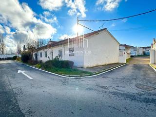 Maison jumele  Gravina. Vivienda unifamiliar en barrio de la vega