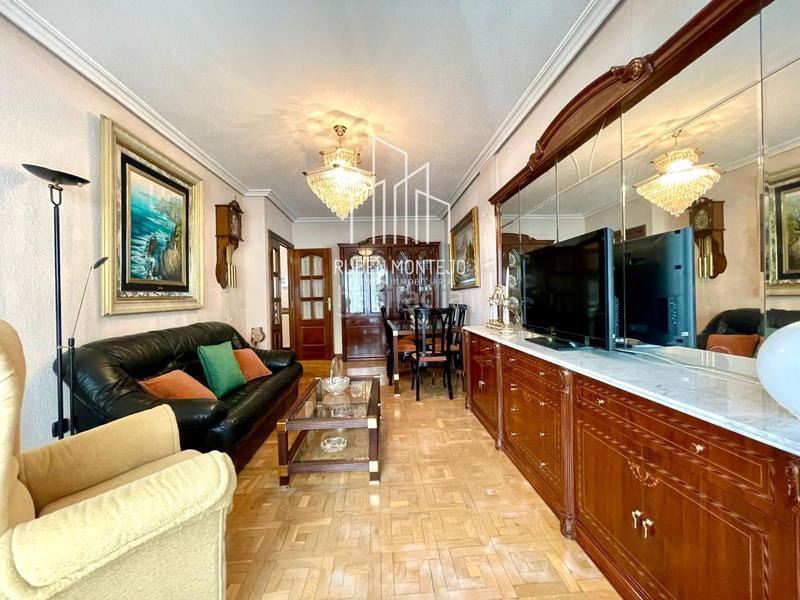 Foto 00cf2ee9-8279-42bb-b06c-ed5cda77de72. Flat with heating parking in Carmelitas Salamanca