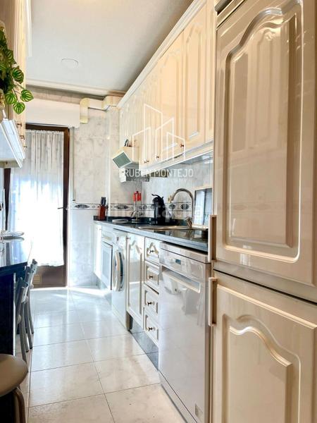 Foto 23f0fcf6-8b5c-4c7e-b11b-85f2164946ba. Flat with heating parking in Carmelitas Salamanca