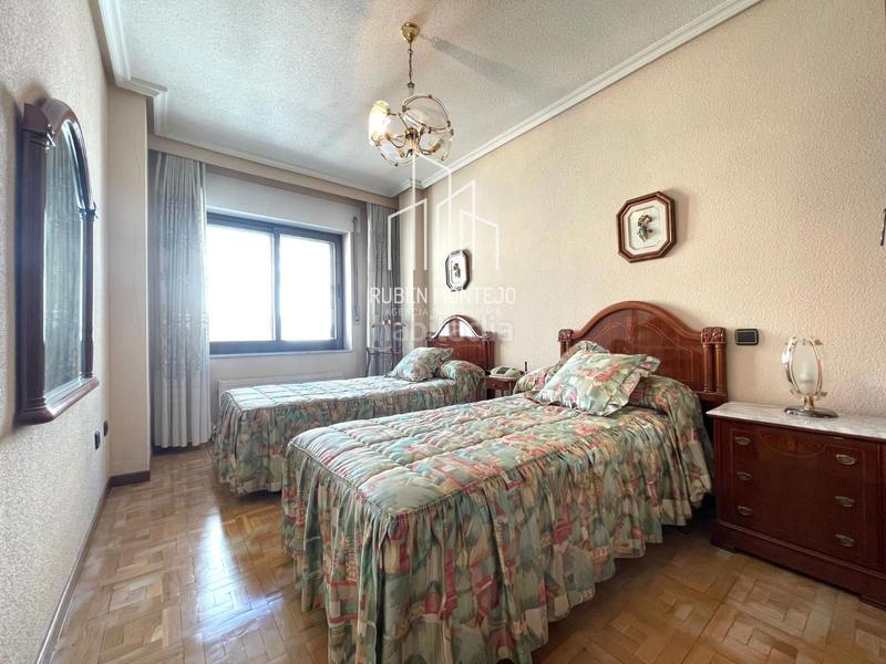 Foto 25cb6a1c-6bda-4181-8b02-e997bb9fa0a7. Flat with heating parking in Carmelitas Salamanca