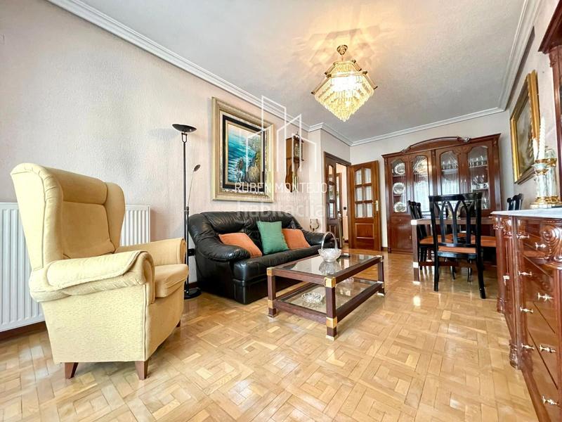 Foto 86d14f46-c4b2-4c86-bf09-492e27940be0. Flat with heating parking in Carmelitas Salamanca