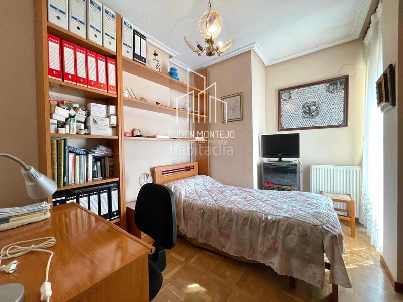 Foto 8d873417-ae3d-4c35-af70-1a7ae12554de. Flat with heating parking in Carmelitas Salamanca