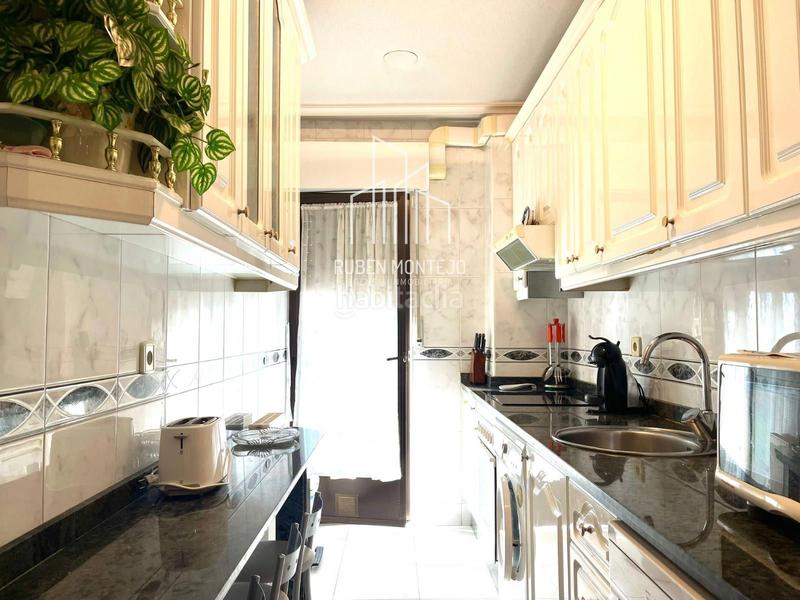 Foto 9be8803c-69cd-4363-bd63-95336f8fa305. Flat with heating parking in Carmelitas Salamanca