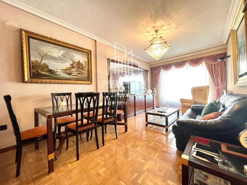 Foto a44573bc-0938-4d53-bade-f3ccaa920dd0. Flat with heating parking in Carmelitas Salamanca