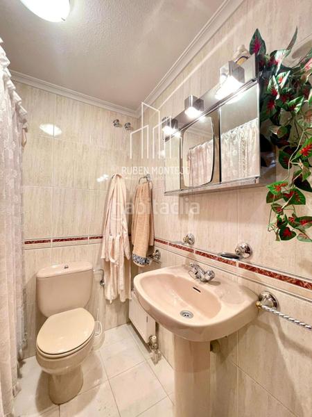 Foto c40a9f40-0954-474a-b284-c0eb6136d976. Flat with heating parking in Carmelitas Salamanca