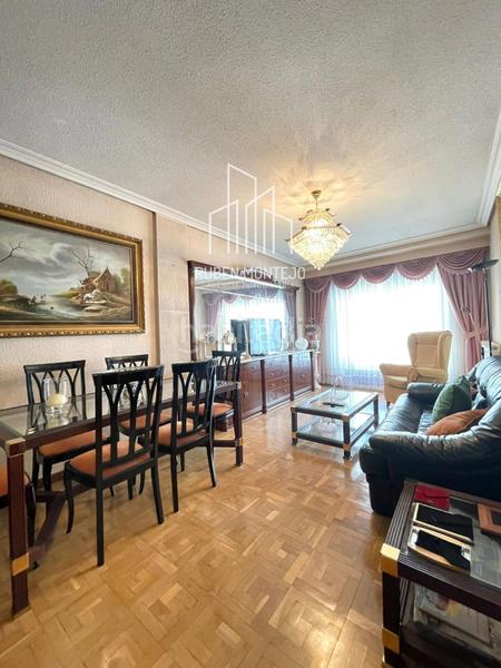 Foto d9380141-99f9-4e7f-9385-0202bb13e73a. Flat with heating parking in Carmelitas Salamanca