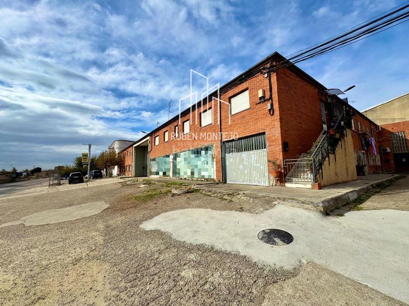 Foto 7715a629-6232-4215-96e8-7603bc708143. Bâtiment à usage industriel dans Cabrerizos