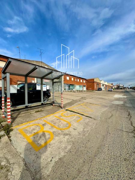Foto d1232400-b248-4ad8-b515-ecea2bd8c0c3. Bâtiment à usage industriel dans Cabrerizos