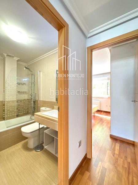 Foto f4000cd6-a956-44d7-85fe-811b2fa0fb73. Duplex avec chauffage dans Béjar