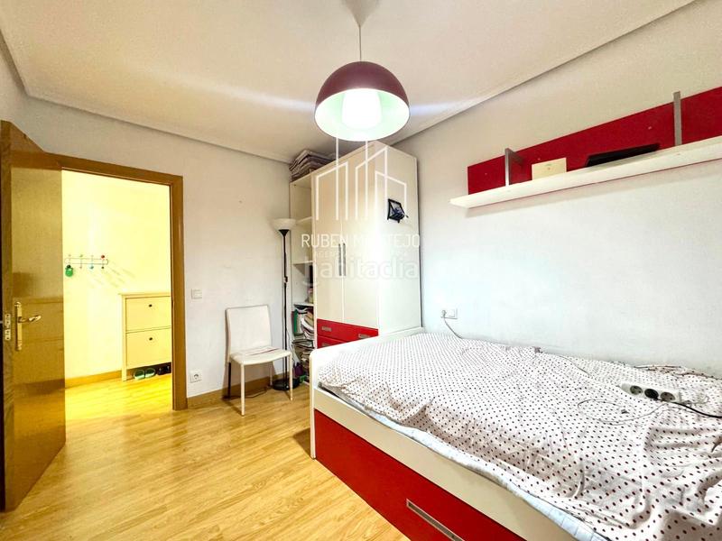 Foto 8a38834f-8a91-45d4-a93a-0a41e0f26911. Flat with heating in Carmelitas Salamanca